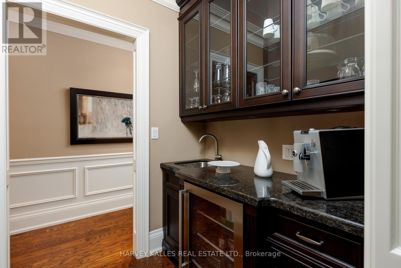 55 Twyford Road, Toronto, Ontario  M9A 1W5 - Photo 9 - W13208970