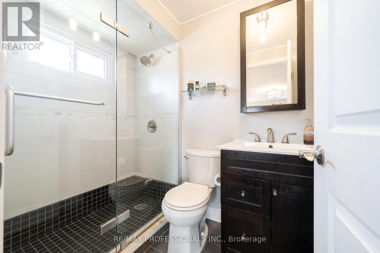 4021 Sasha Court, Mississauga, Ontario  L4W 3K9 - Photo 22 - W13208998