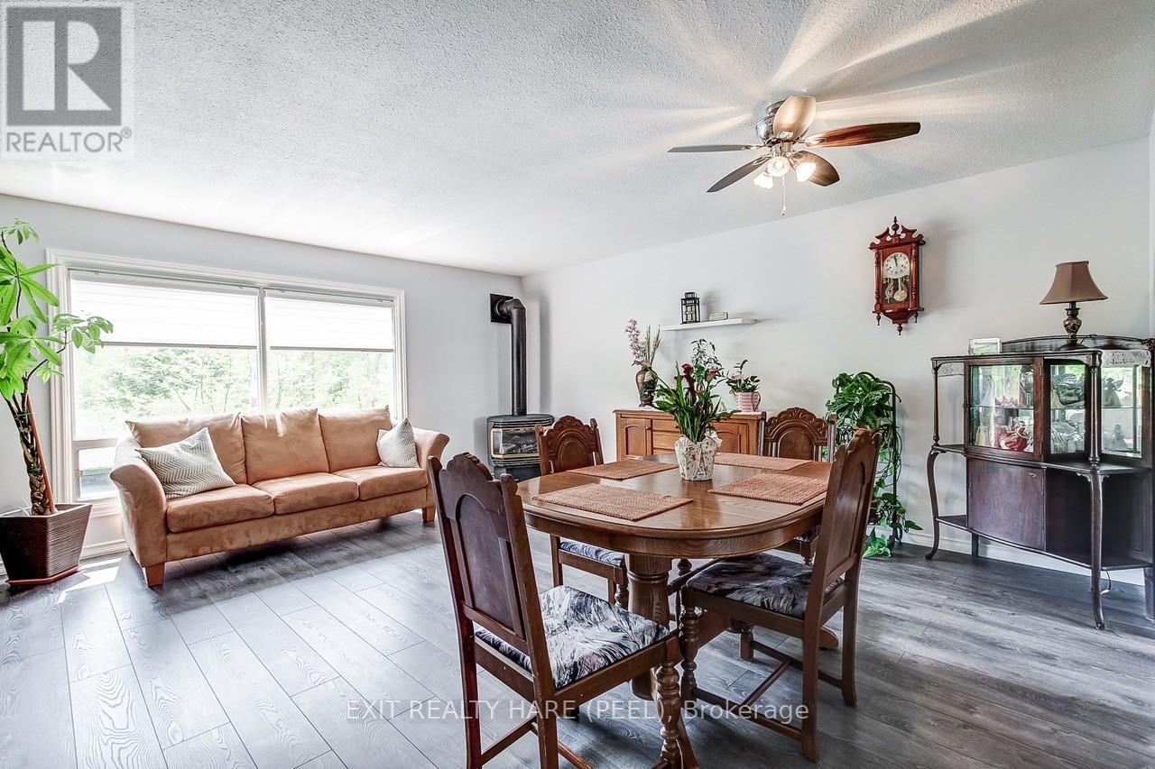 34 Kingham Road, Halton Hills, Ontario  L7J 1S4 - Photo 12 - W13209010