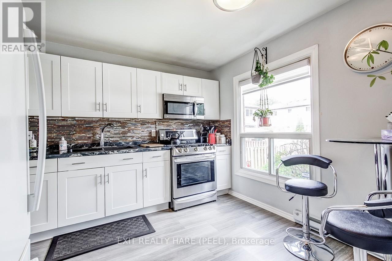 34 Kingham Road, Halton Hills, Ontario  L7J 1S4 - Photo 6 - W13209010