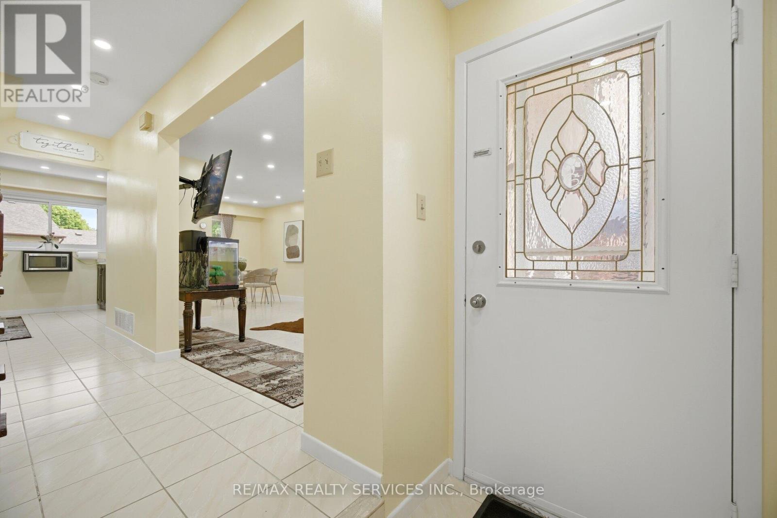 20 Rushmore Crescent, Brampton, Ontario  L6Z 1R2 - Photo 11 - W13209014