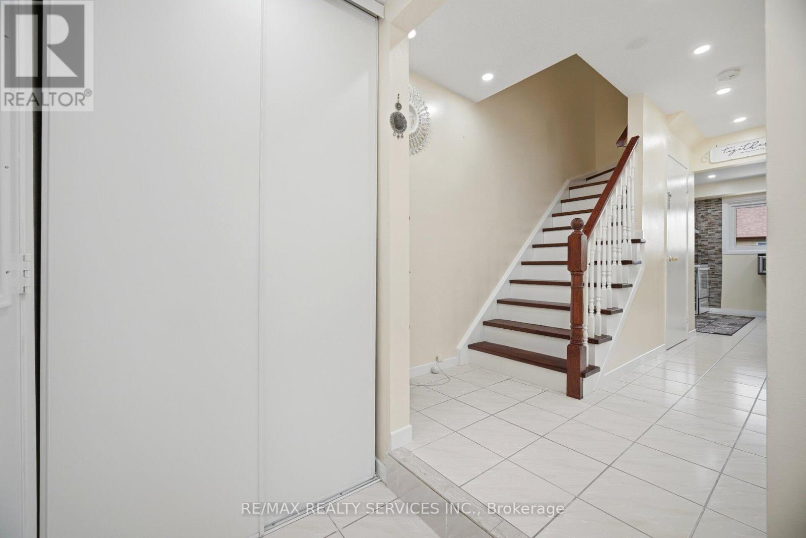 20 Rushmore Crescent, Brampton, Ontario  L6Z 1R2 - Photo 12 - W13209014