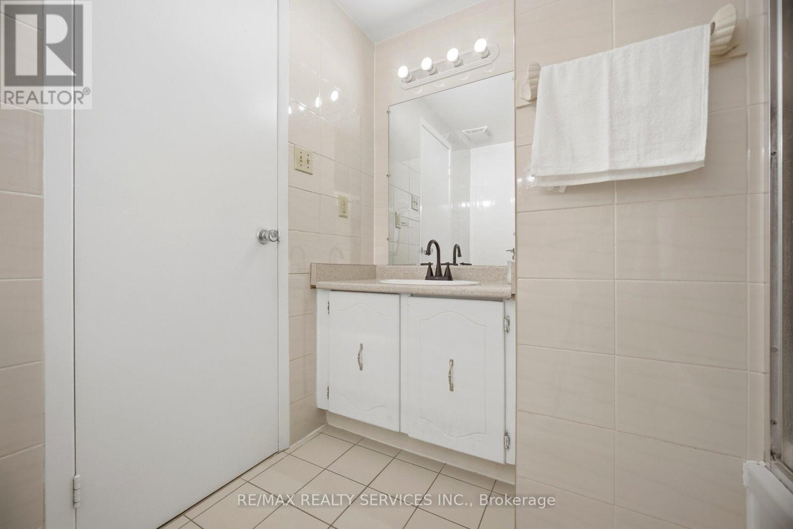 20 Rushmore Crescent, Brampton, Ontario  L6Z 1R2 - Photo 33 - W13209014