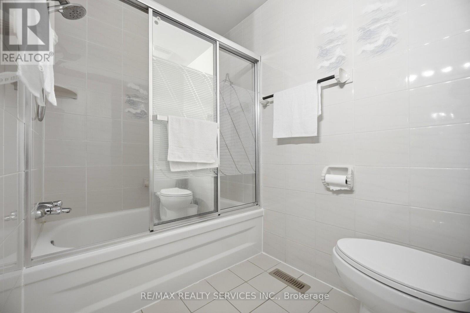 20 Rushmore Crescent, Brampton, Ontario  L6Z 1R2 - Photo 34 - W13209014