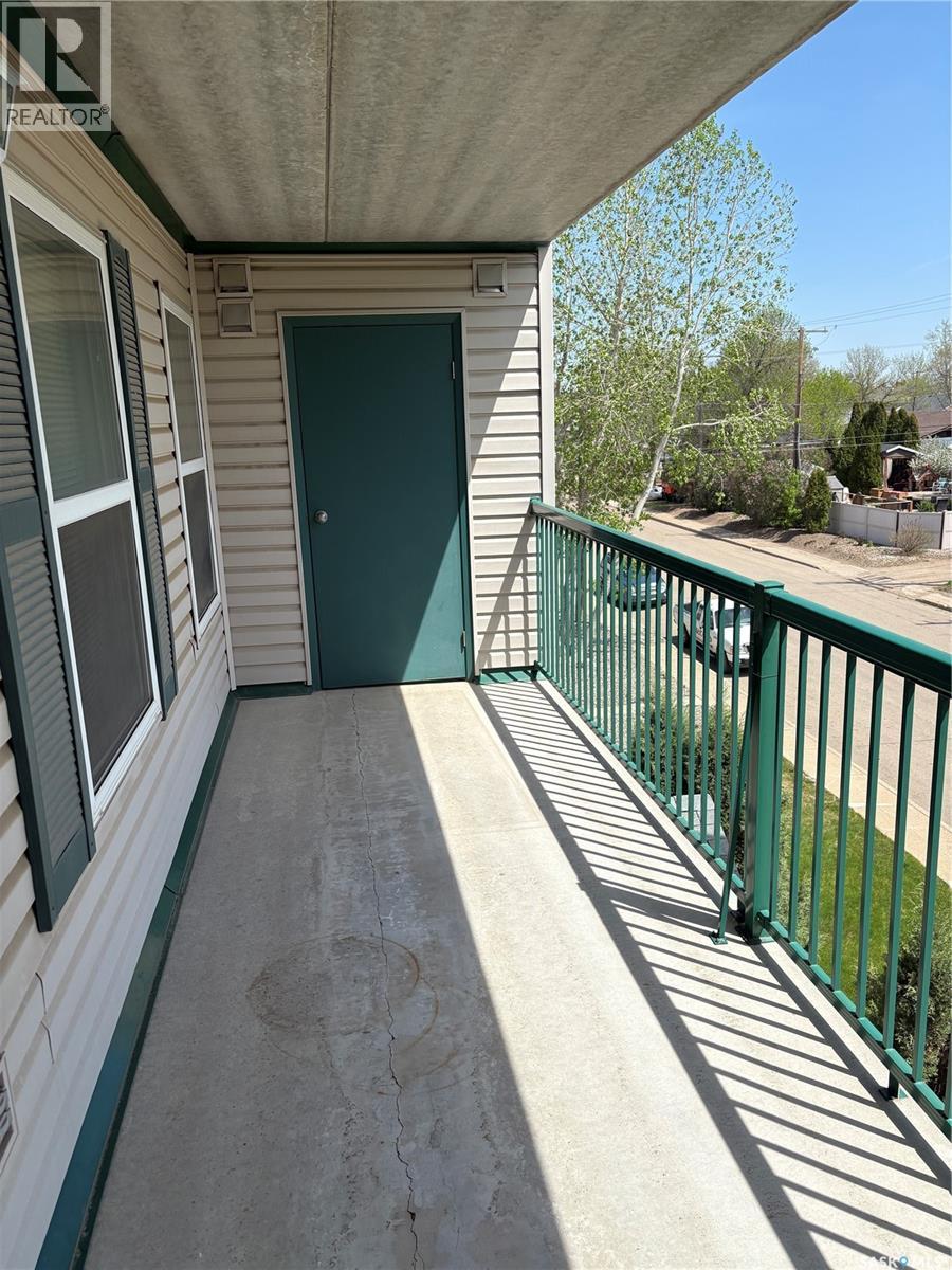 301 1601 1st Street, Estevan, Saskatchewan  S4A 2X4 - Photo 3 - SK037356