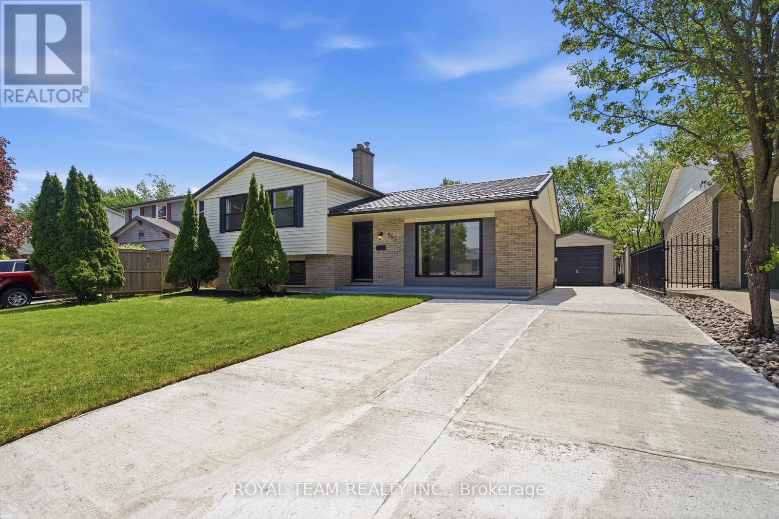 653 Steeplechase Drive, London South, Ontario  N6J 3P3 - Photo 2 - X13208918