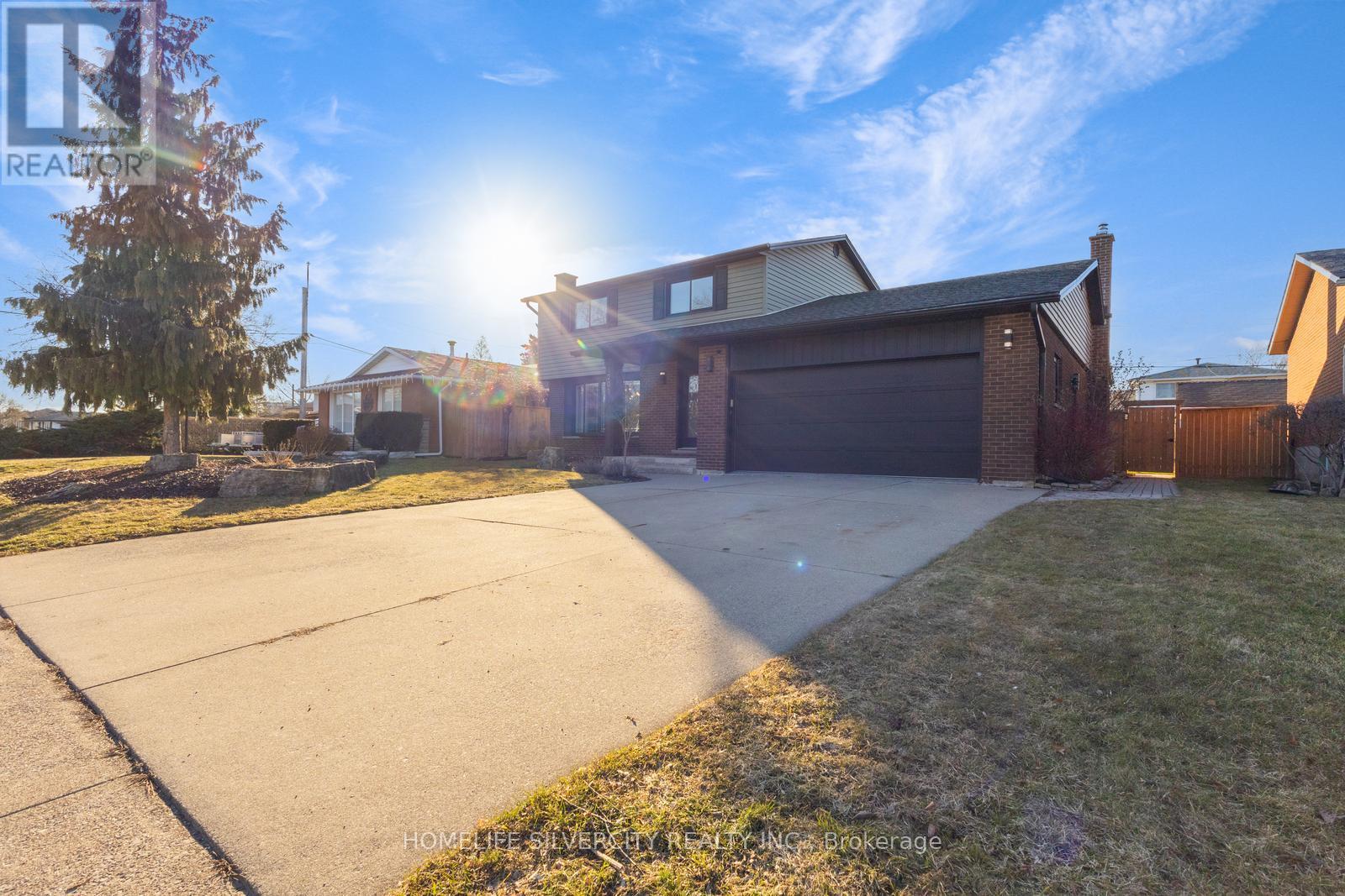 203 Montmorency Drive, Hamilton, Ontario  L8K 5H3 - Photo 2 - X13209000