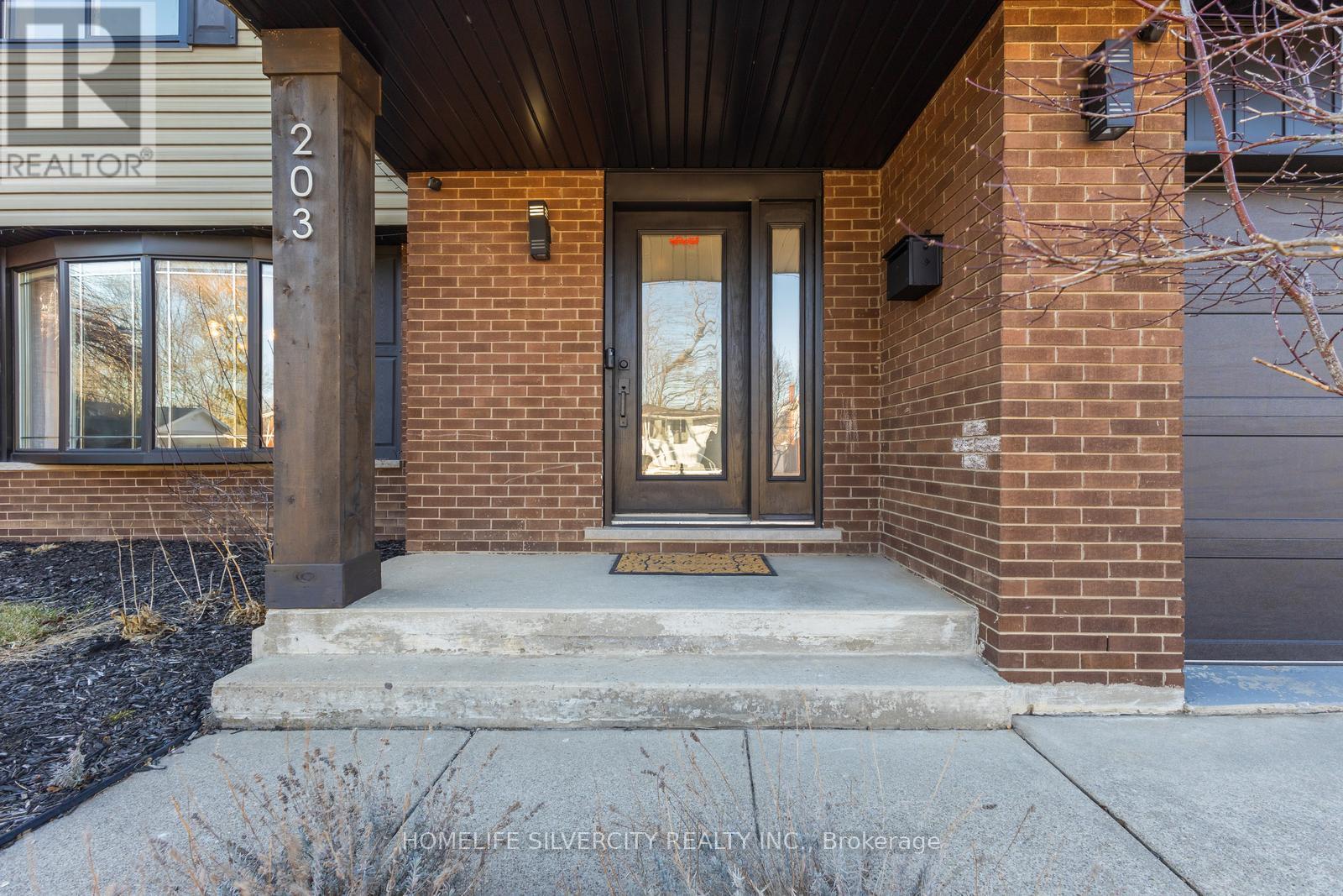 203 Montmorency Drive, Hamilton, Ontario  L8K 5H3 - Photo 4 - X13209000