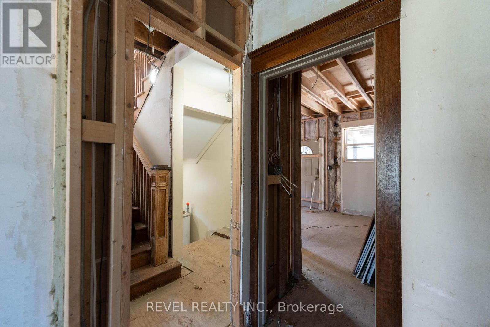 822 Main Street E, Hamilton, Ontario  L8M 1L6 - Photo 13 - X13209002