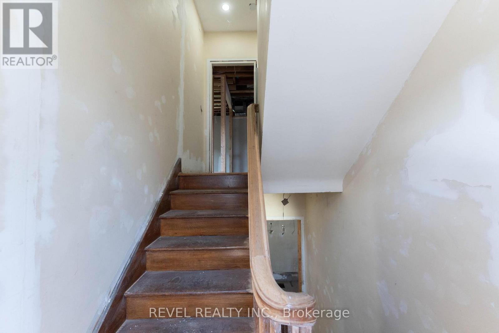 822 Main Street E, Hamilton, Ontario  L8M 1L6 - Photo 16 - X13209002