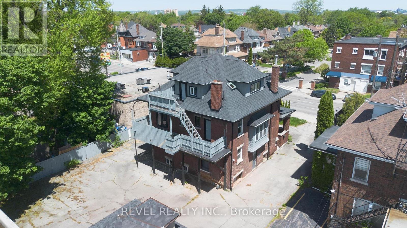 822 Main Street E, Hamilton, Ontario  L8M 1L6 - Photo 2 - X13209002