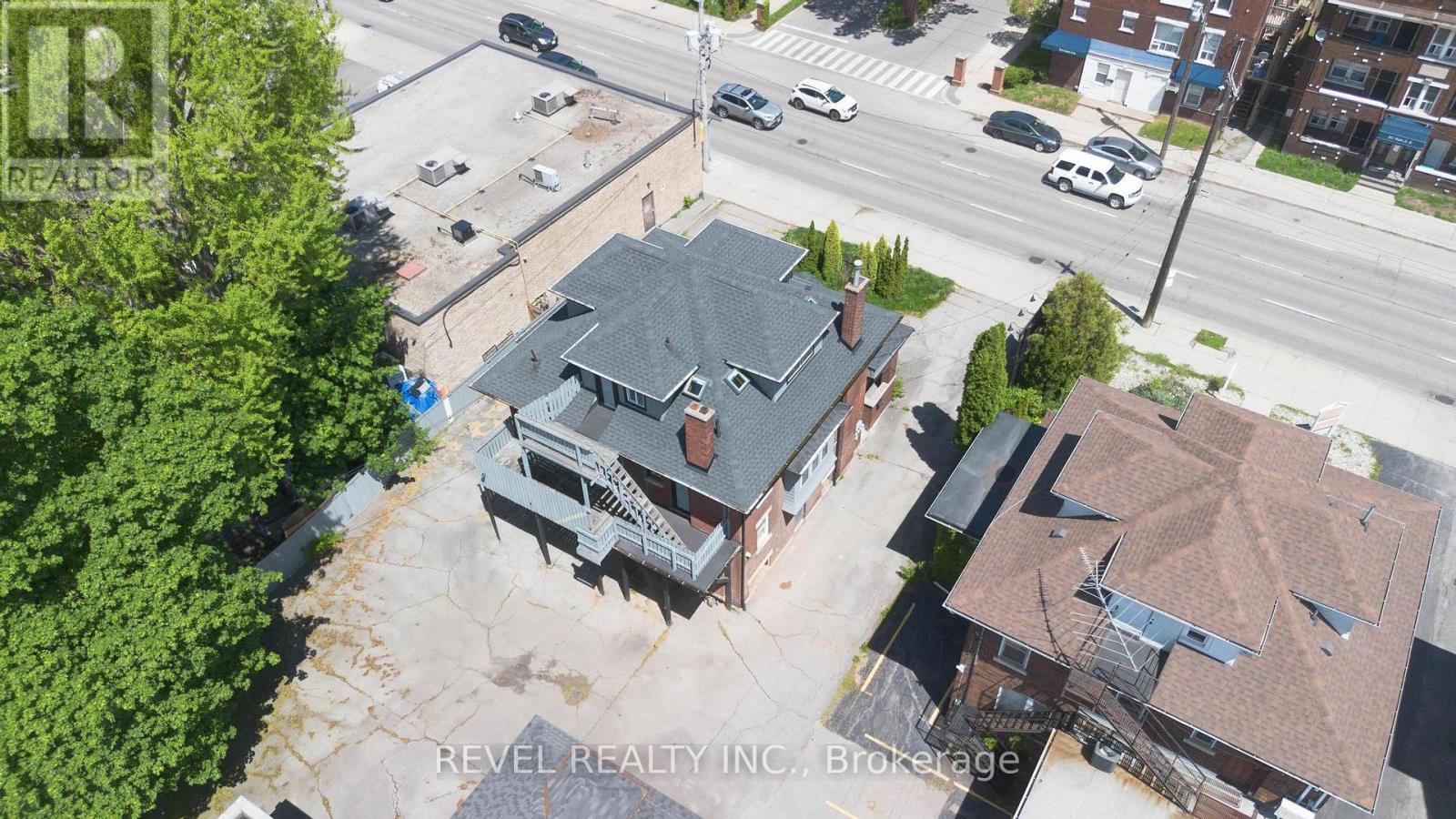 822 Main Street E, Hamilton, Ontario  L8M 1L6 - Photo 3 - X13209002
