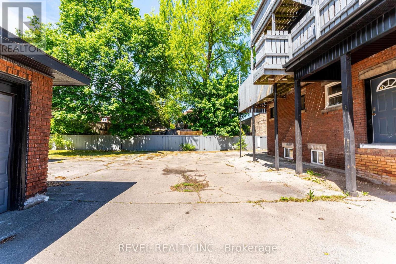 822 Main Street E, Hamilton, Ontario  L8M 1L6 - Photo 43 - X13209002