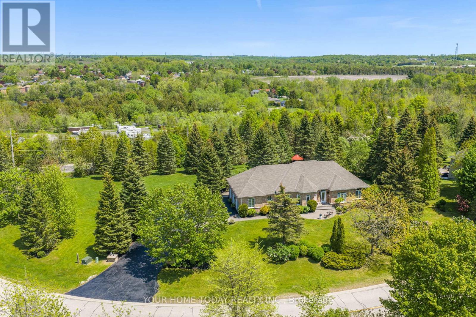 2 Trillium Terrace, Halton Hills, Ontario  L7J 2W8 - Photo 2 - W13208898