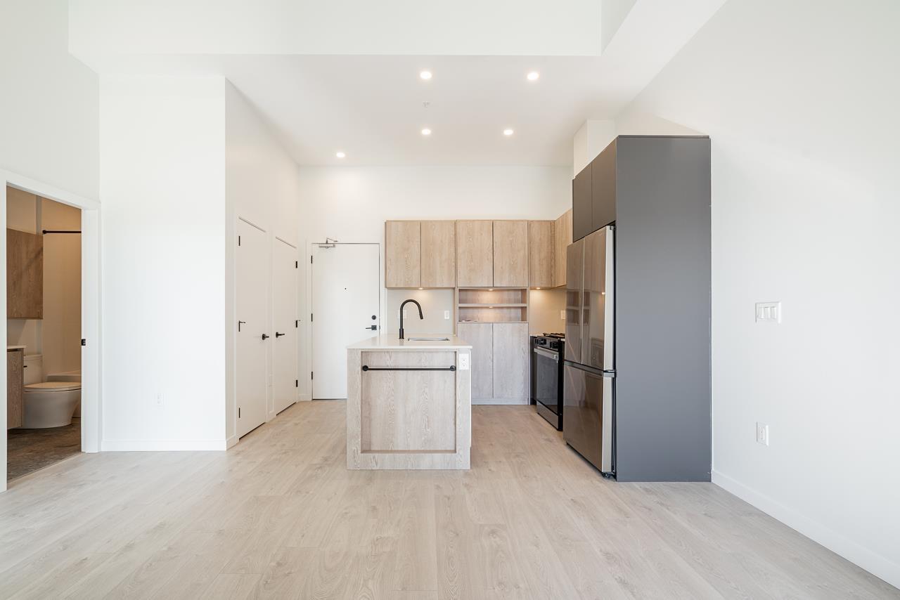 304 19577 65b Avenue, Surrey, British Columbia  V4N 6B5 - Photo 3 - R3128472