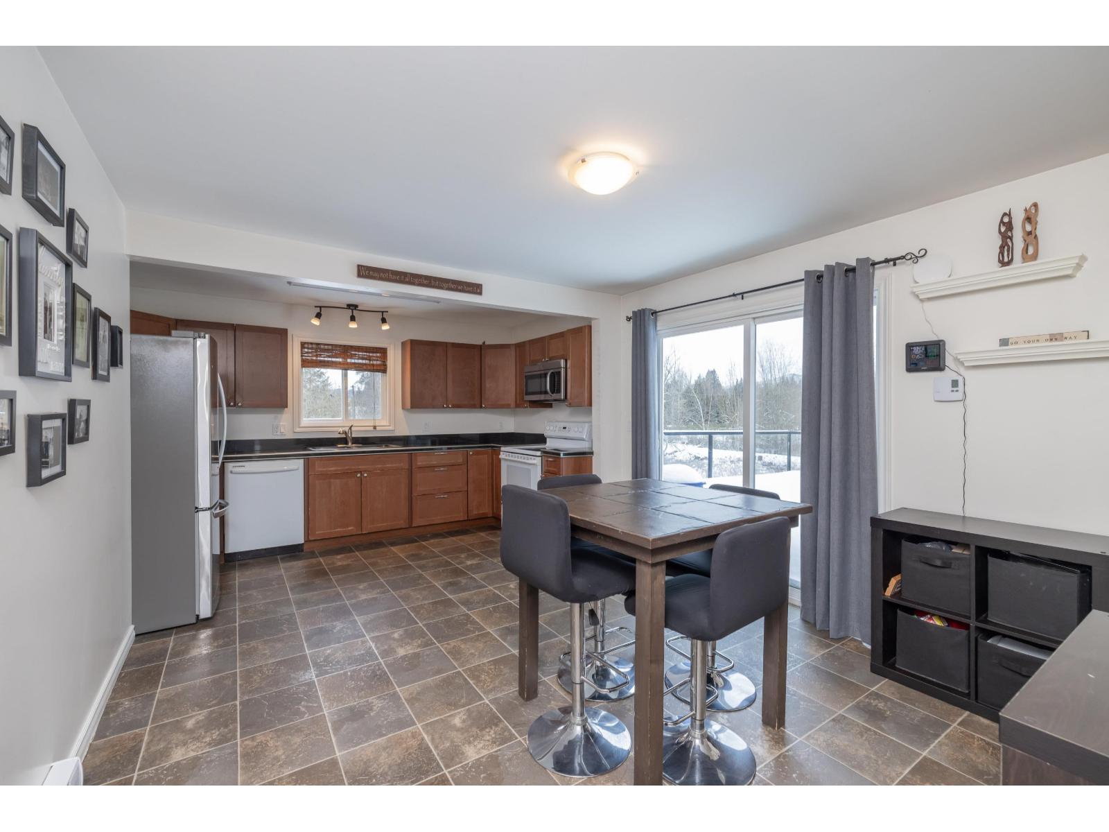 33506 Ihles Avenue, Mission, British Columbia  V2V 6Y1 - Photo 7 - R3129145