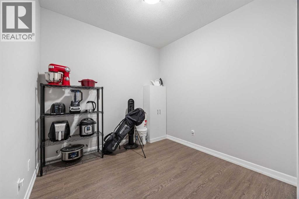 414, 117 Copperpond Common, Calgary, Alberta  T2Z 5E2 - Photo 17 - A2314475
