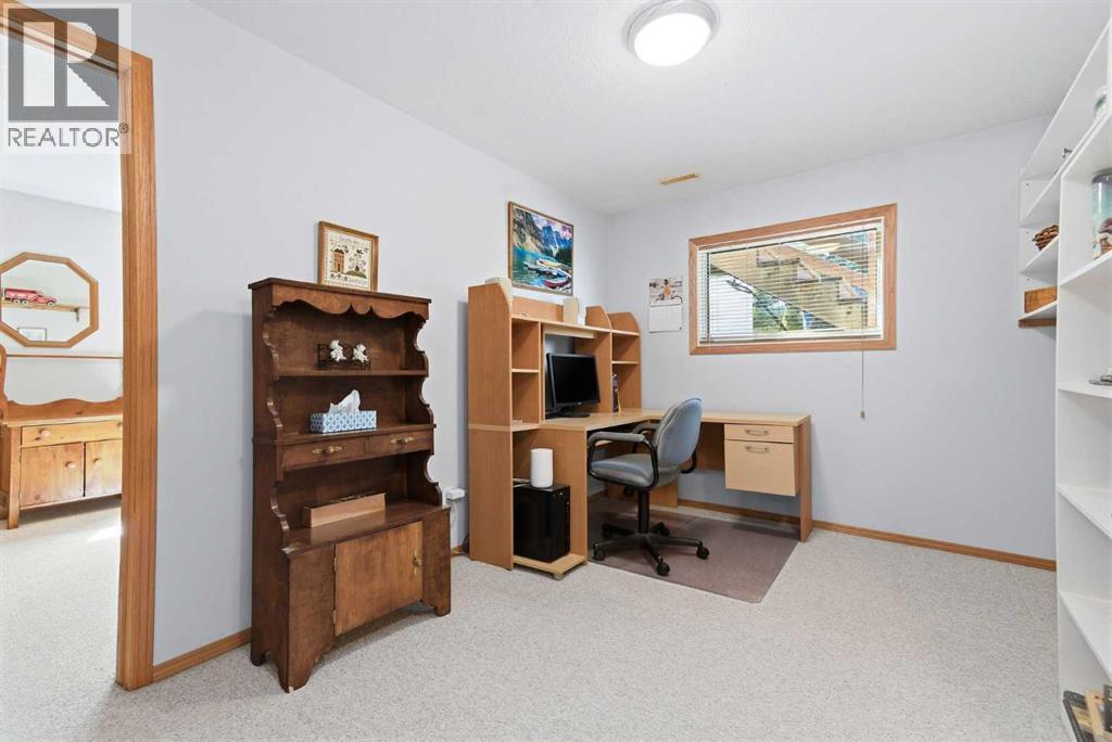 4318 60 Avenue, Innisfail, Alberta  T4G 1L2 - Photo 23 - A2315524