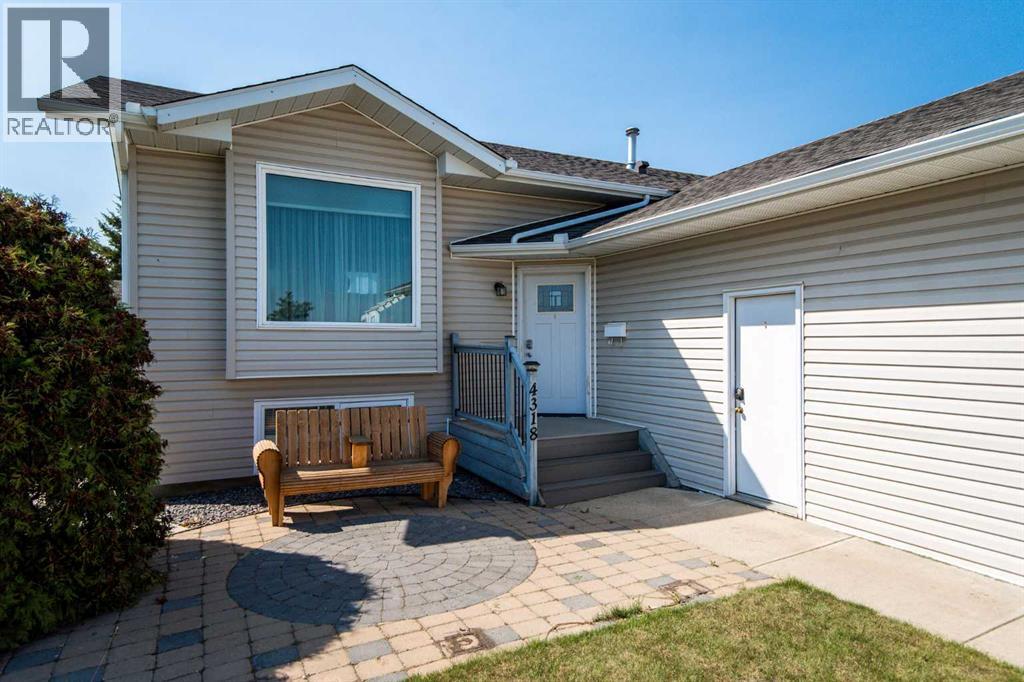 4318 60 Avenue, Innisfail, Alberta  T4G 1L2 - Photo 2 - A2315524