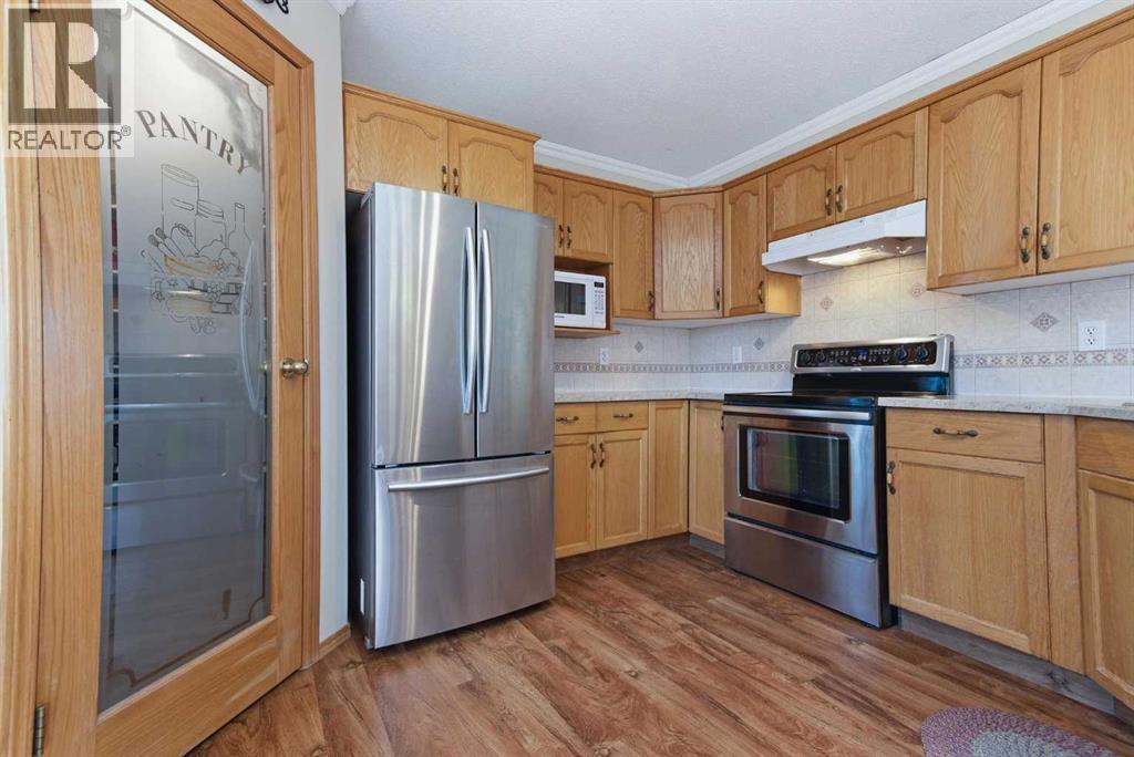 4318 60 Avenue, Innisfail, Alberta  T4G 1L2 - Photo 3 - A2315524