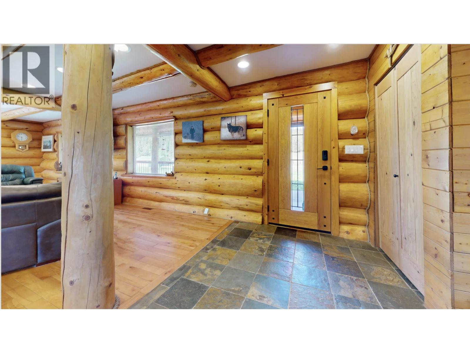 4485 Trip Road, 100 Mile House, British Columbia  V0K 1M0 - Photo 11 - R3129254