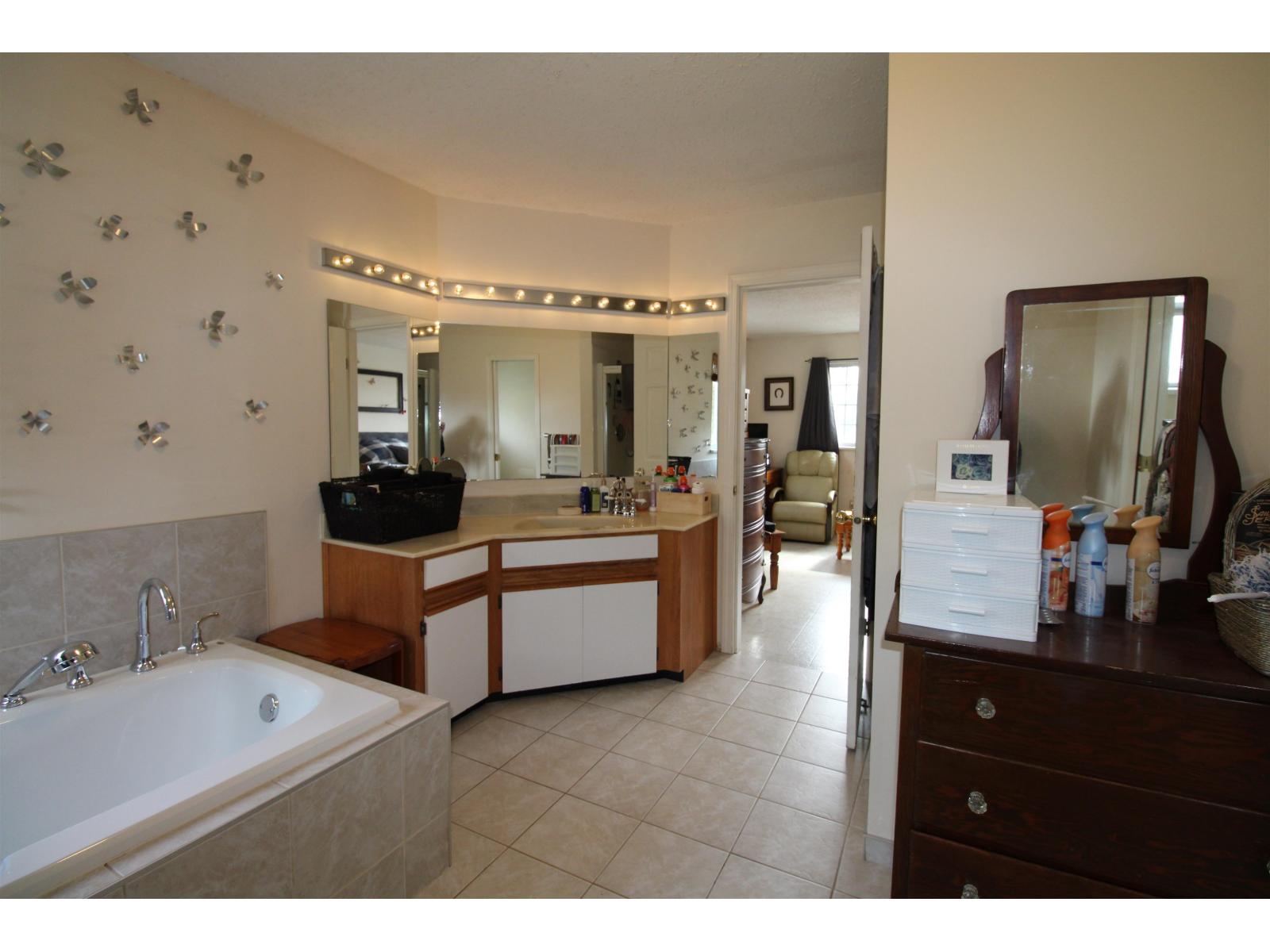22828 38 Avenue, Langley, British Columbia  V2Z 2G9 - Photo 15 - R3097940