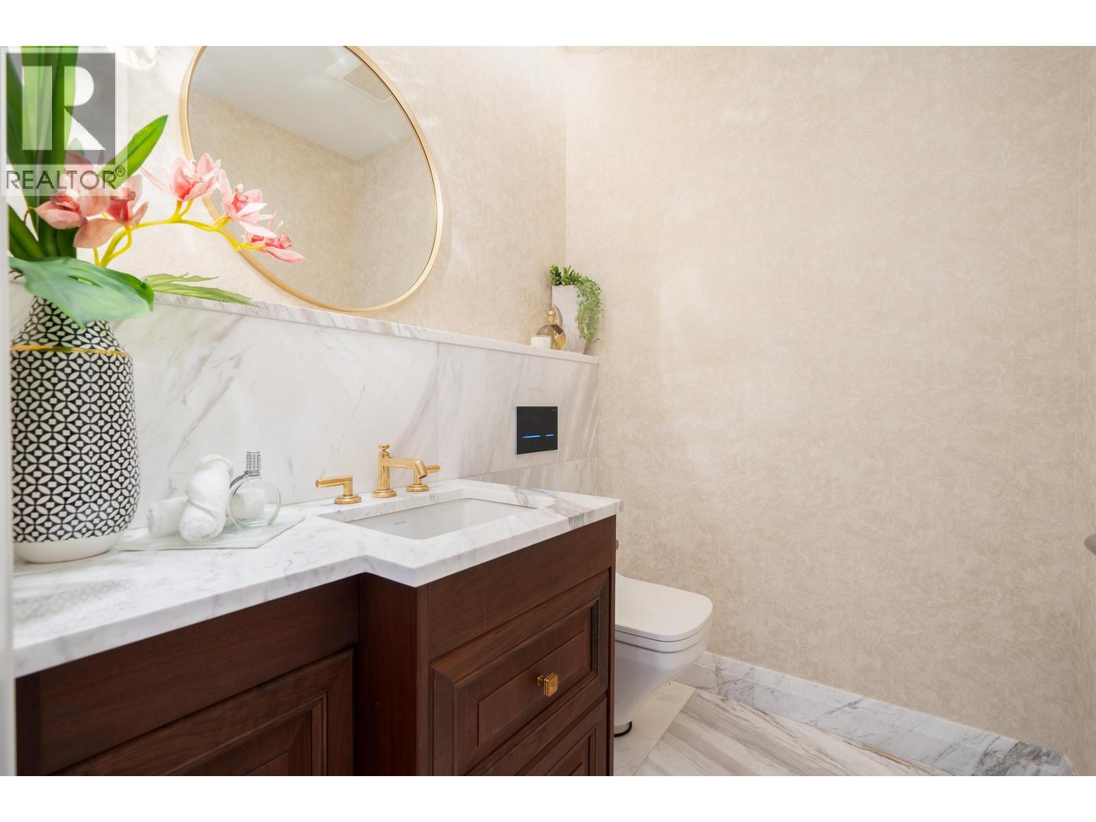 Listing Picture 11 of 40 : 5188 YEW STREET, Vancouver / 溫哥華 - 魯藝地產 Yvonne Lu Group - MLS Medallion Club Member