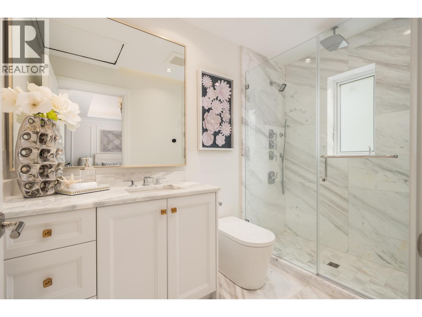 Listing Picture 22 of 40 : 5188 YEW STREET, Vancouver / 溫哥華 - 魯藝地產 Yvonne Lu Group - MLS Medallion Club Member