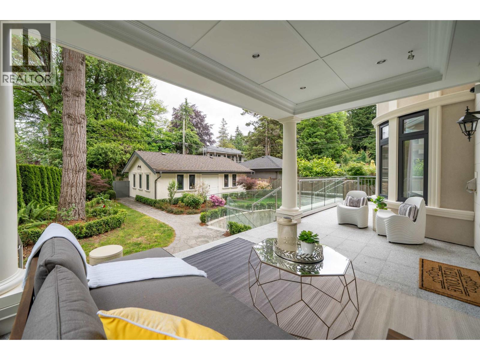 Listing Picture 37 of 40 : 5188 YEW STREET, Vancouver / 溫哥華 - 魯藝地產 Yvonne Lu Group - MLS Medallion Club Member