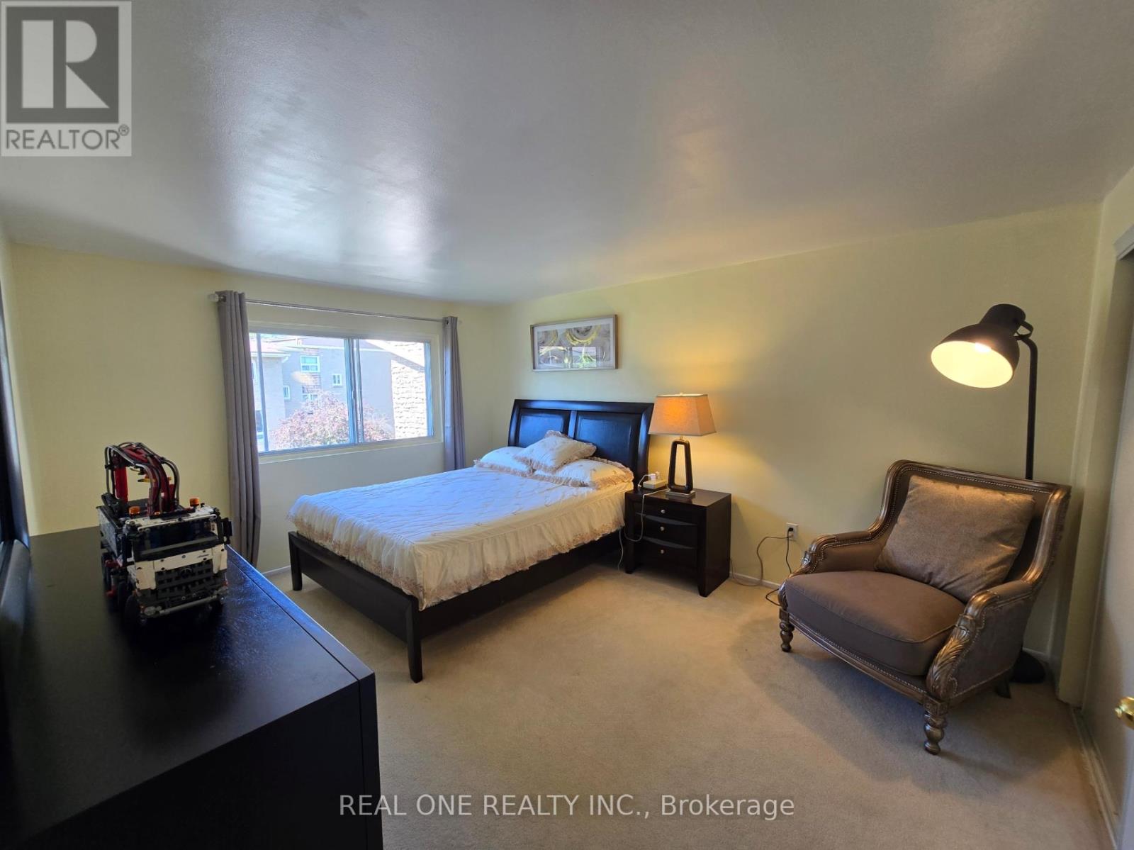 174 Rusty Crestway, Toronto, Ontario  M2J 2Y6 - Photo 21 - C13208108