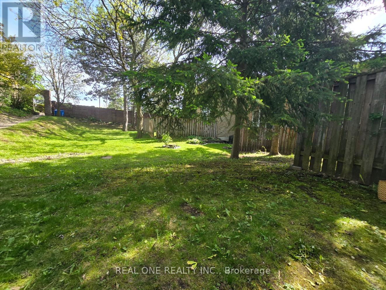 174 Rusty Crestway, Toronto, Ontario  M2J 2Y6 - Photo 35 - C13208108