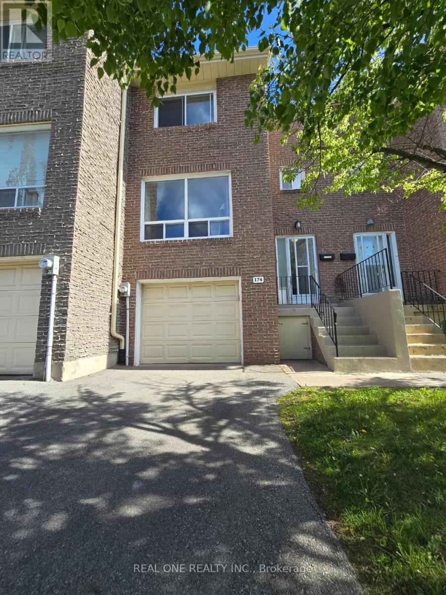 174 Rusty Crestway, Toronto, Ontario  M2J 2Y6 - Photo 13 - C13208108
