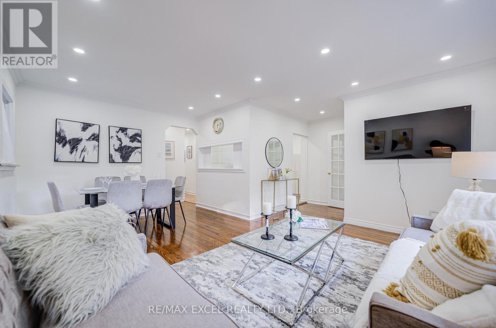 71 VAUXHALL DRIVE, Toronto, Ontario