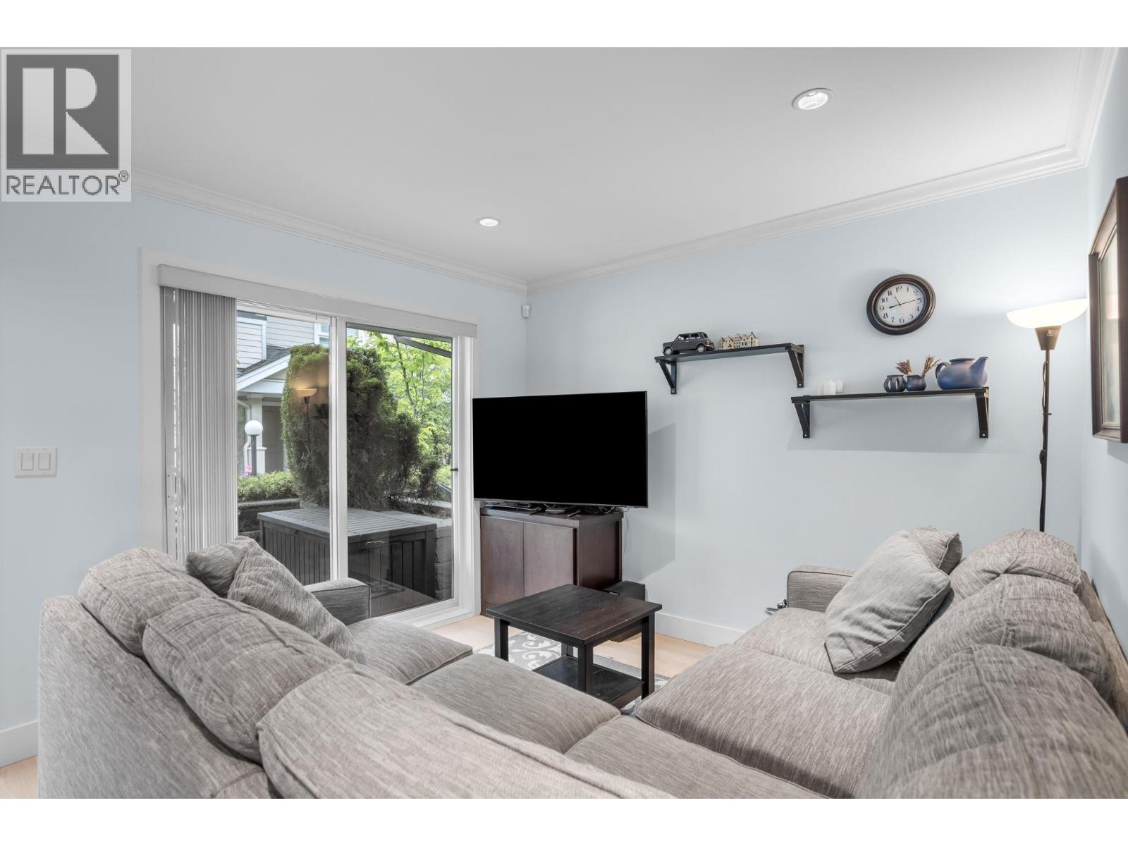 1121 St. Andrews Avenue, North Vancouver, British Columbia  V7L 0A6 - Photo 3 - R3128936