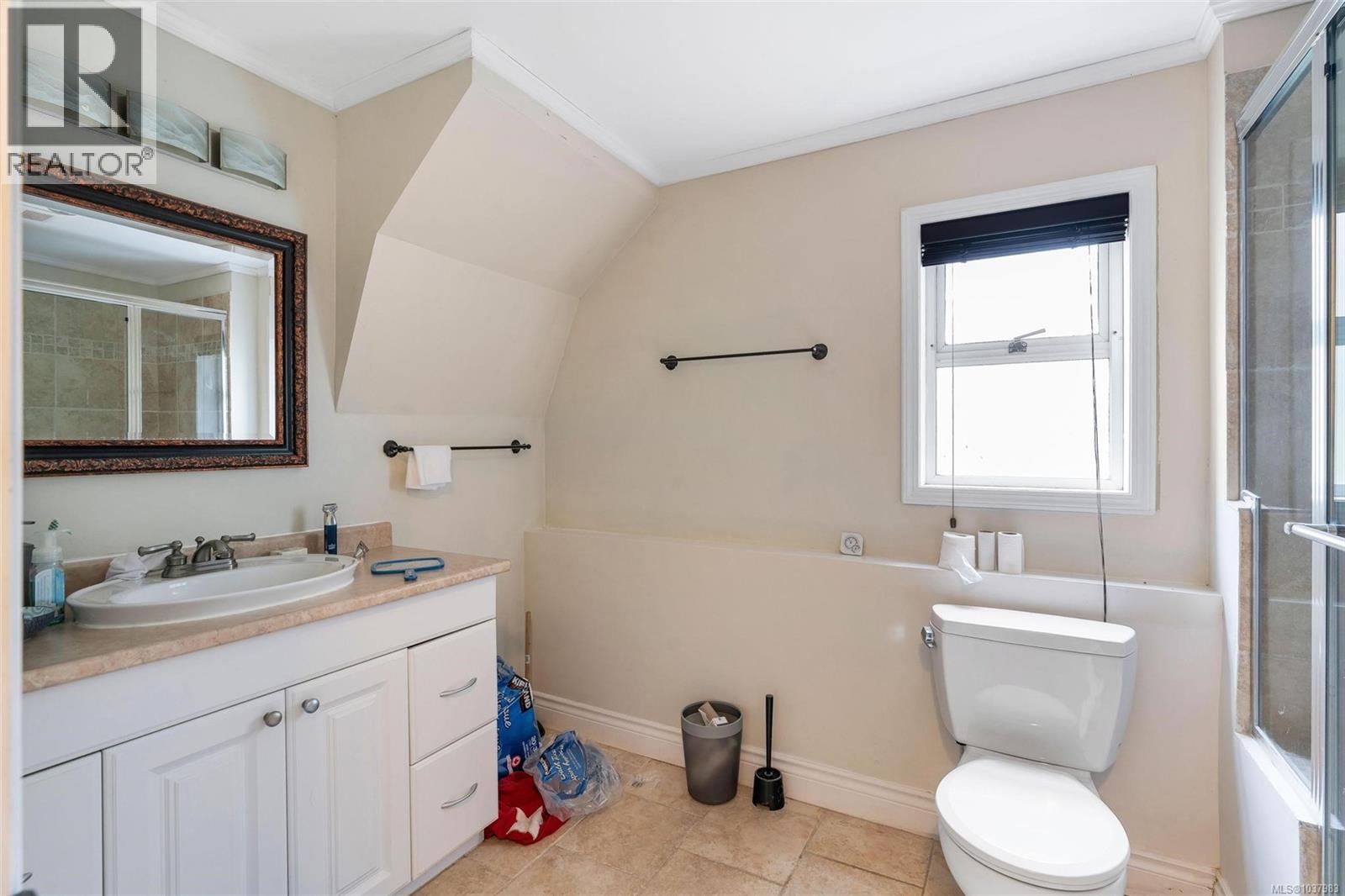 3958 Emerald Pl, Saanich, British Columbia V8P 4T6 - Photo 39 - 1037983
