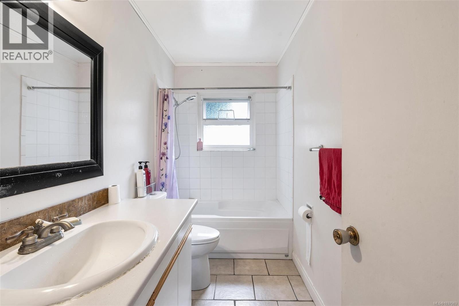 3958 Emerald Pl, Saanich, British Columbia V8P 4T6 - Photo 25 - 1037983