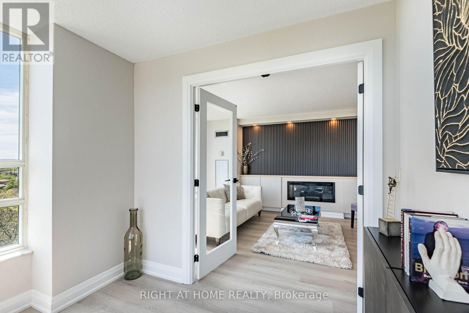 704 - 250 Webb Drive, Mississauga, Ontario  L5B 3Z4 - Photo 15 - W13205818