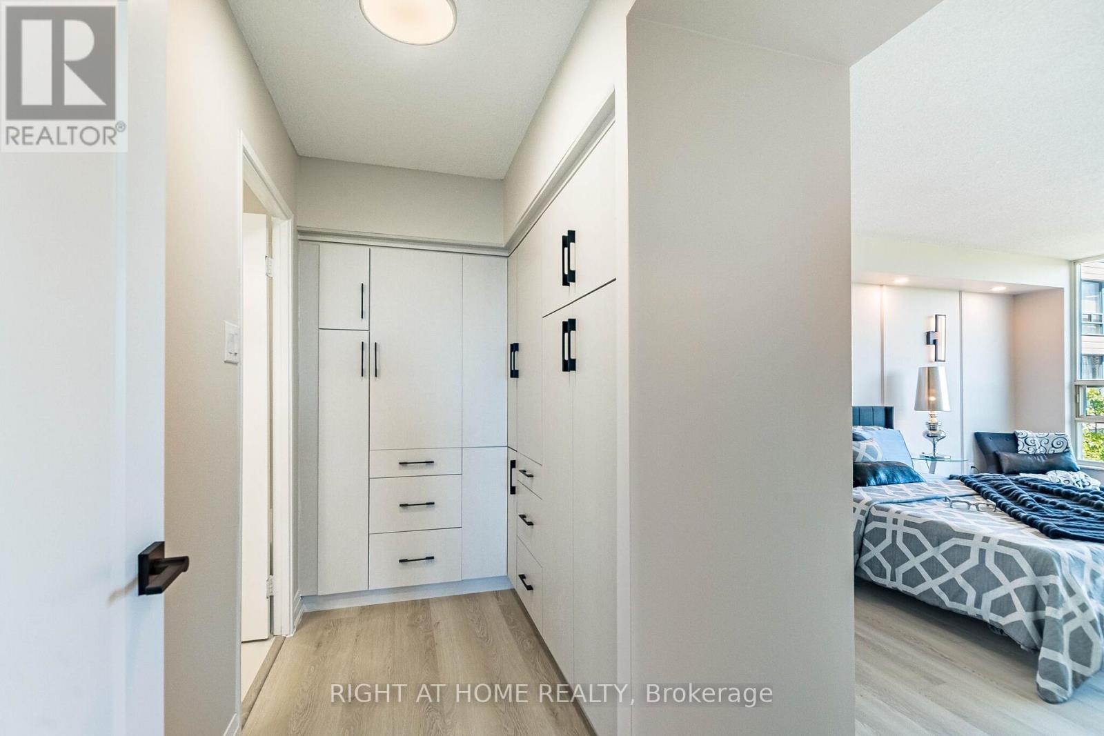 704 - 250 Webb Drive, Mississauga, Ontario  L5B 3Z4 - Photo 26 - W13205818