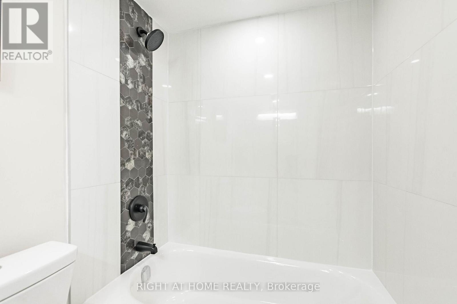 704 - 250 Webb Drive, Mississauga, Ontario  L5B 3Z4 - Photo 31 - W13205818