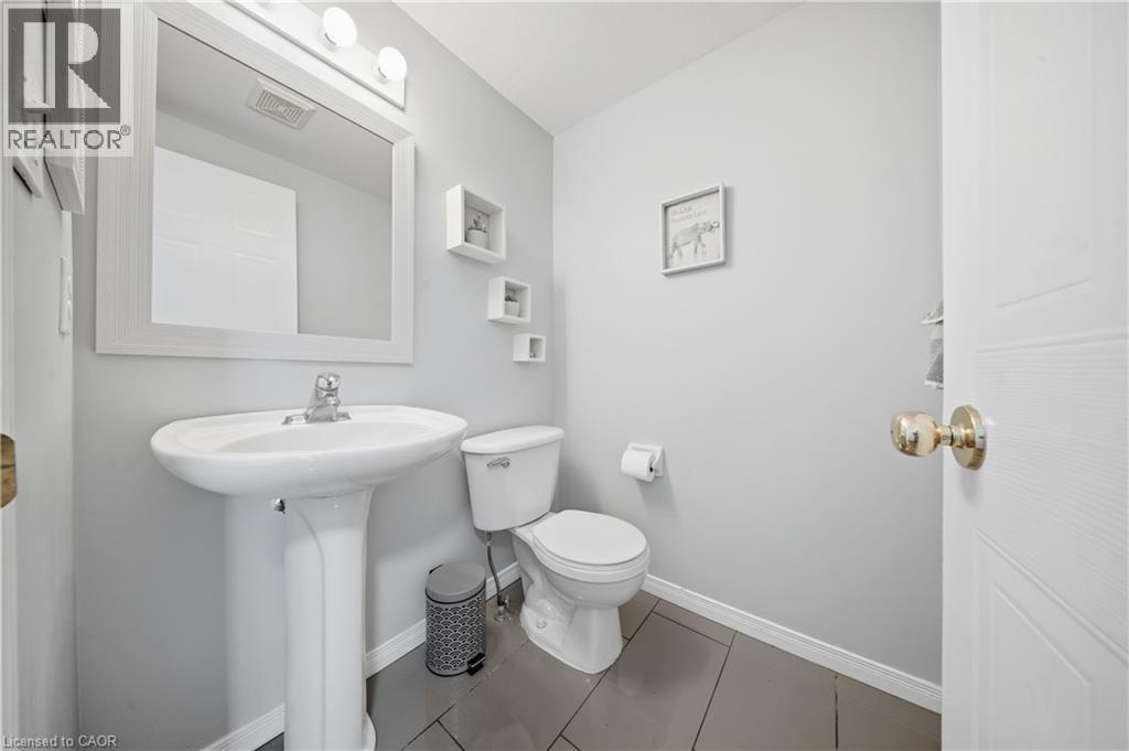 18 Prosperity Drive, Kitchener, Ontario  N2E 3Z2 - Photo 6 - 40828945