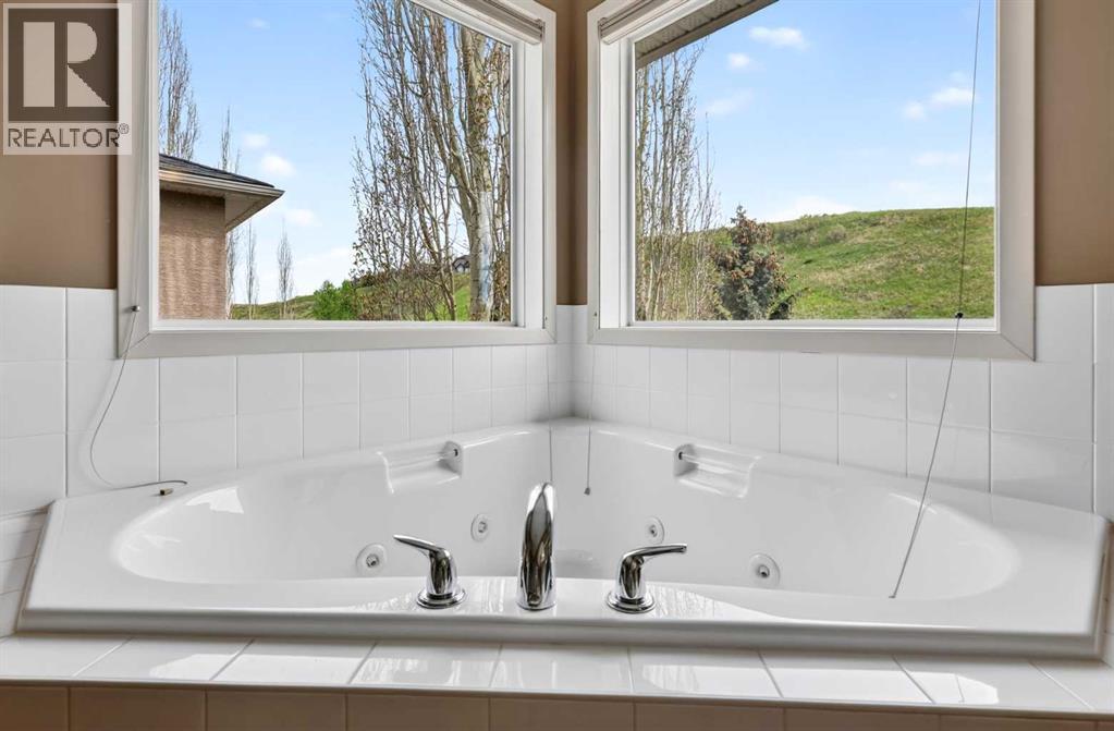 337 Discovery Ridge Boulevard Sw, Calgary, Alberta  T3H 5T6 - Photo 33 - A2314942