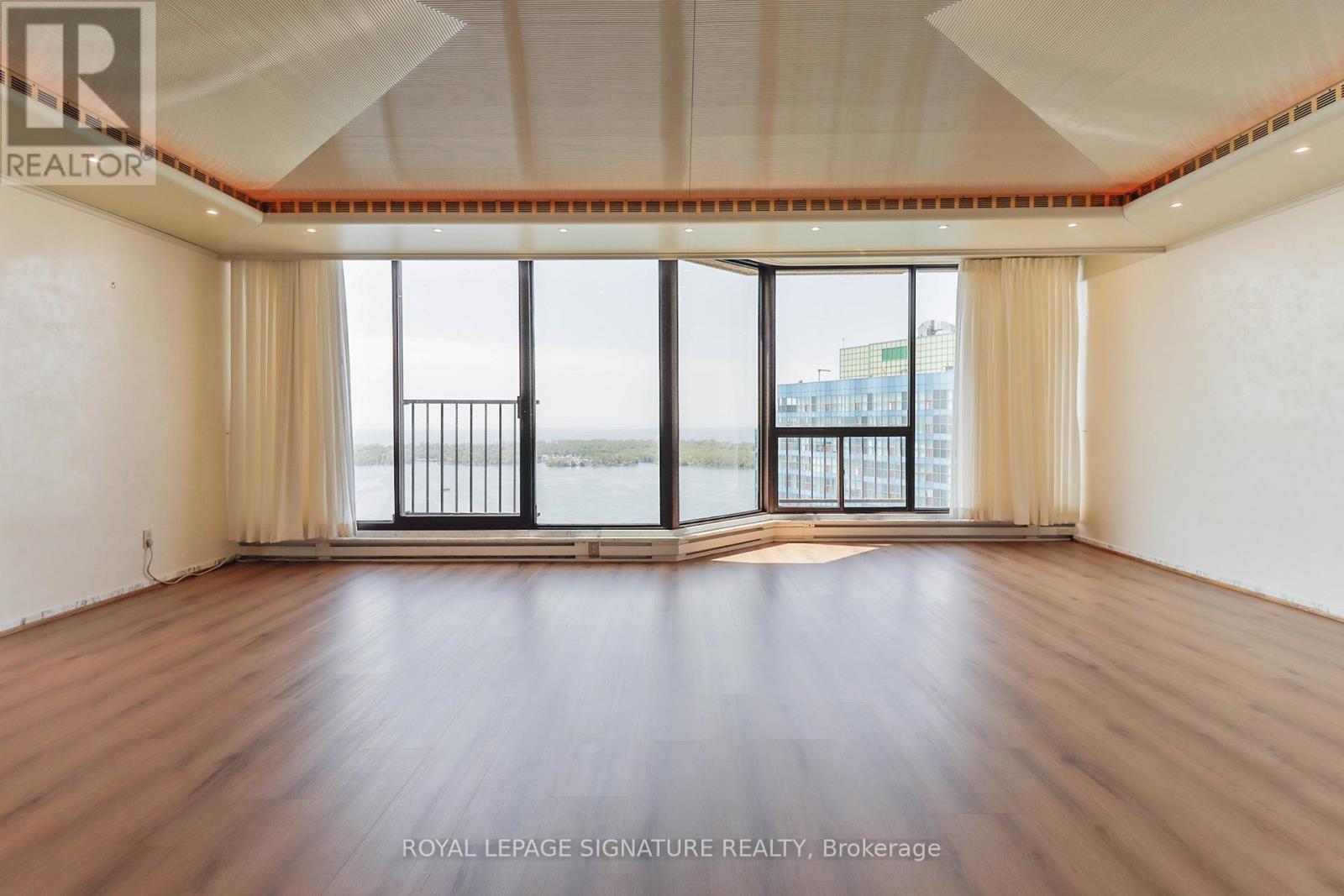 Ph10 - 55 Harbour Square, Toronto, Ontario  M5J 2L1 - Photo 14 - C13209126