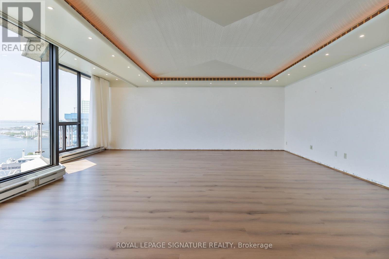 Ph10 - 55 Harbour Square, Toronto, Ontario  M5J 2L1 - Photo 18 - C13209126