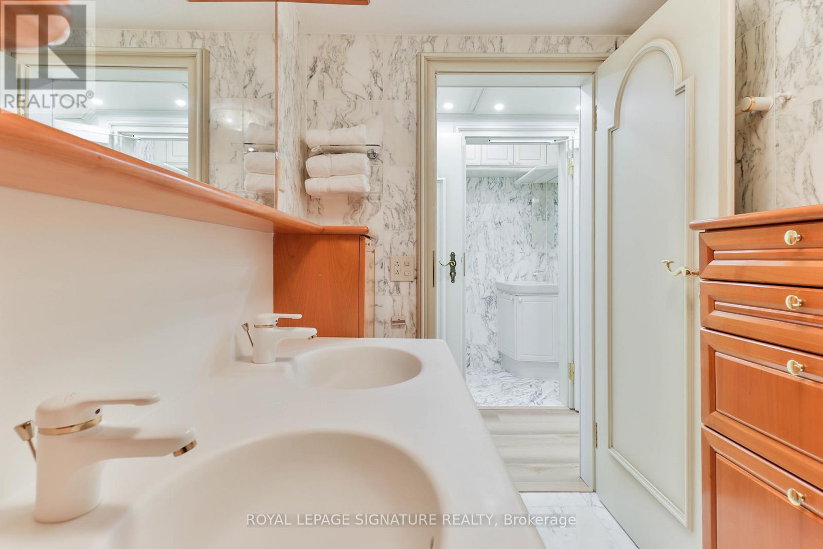 Ph10 - 55 Harbour Square, Toronto, Ontario  M5J 2L1 - Photo 31 - C13209126