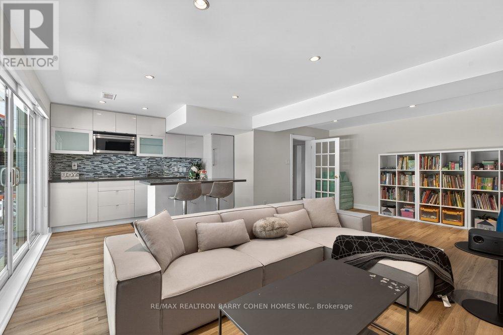 11 Saguenay Avenue, Toronto, Ontario  M5N 2Y5 - Photo 33 - C13209176