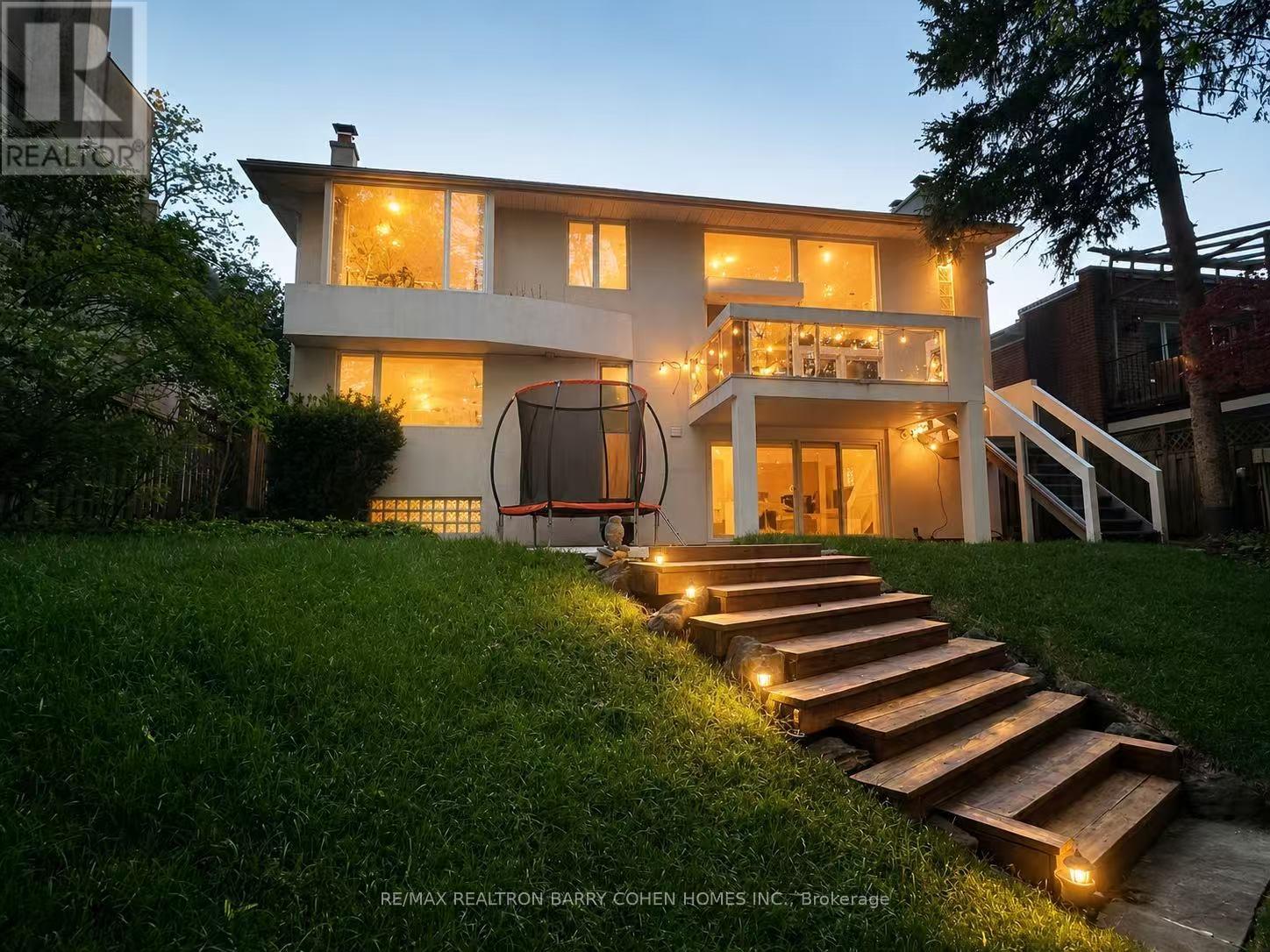 11 Saguenay Avenue, Toronto, Ontario  M5N 2Y5 - Photo 34 - C13209176