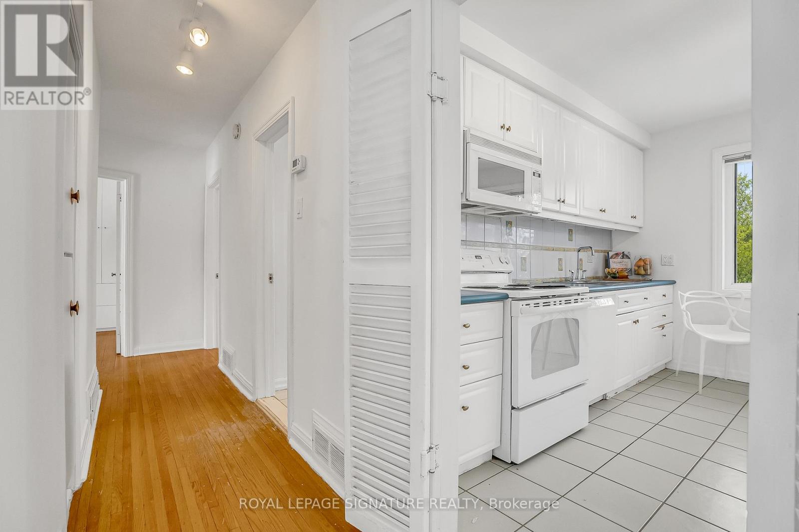 96 Elvaston Drive, Toronto, Ontario  M4A 1N6 - Photo 17 - C13209230