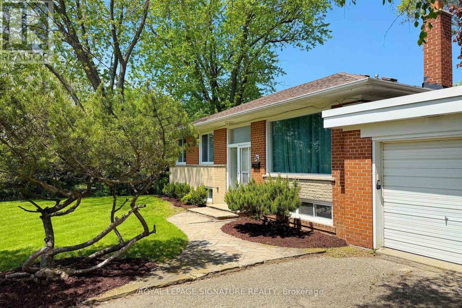 96 Elvaston Drive, Toronto, Ontario  M4A 1N6 - Photo 3 - C13209230