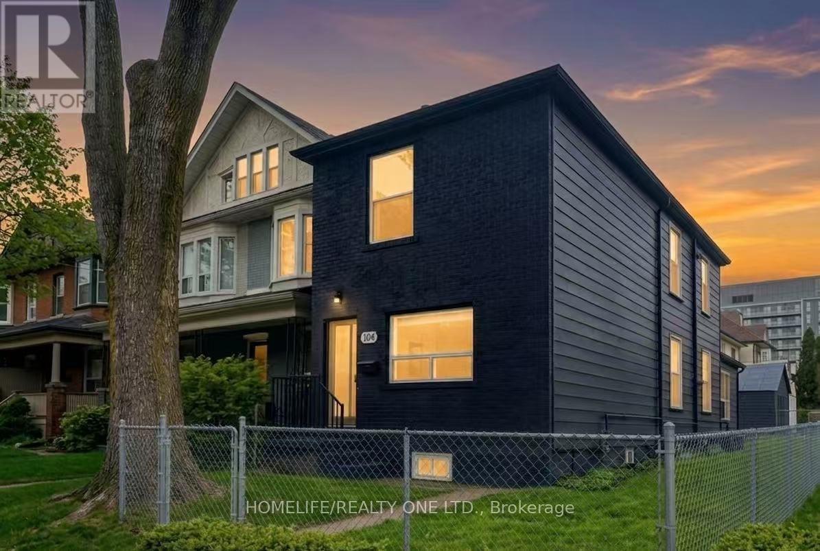 104 Benson Avenue, Toronto, Ontario  M6G 2J1 - Photo 2 - C13209322