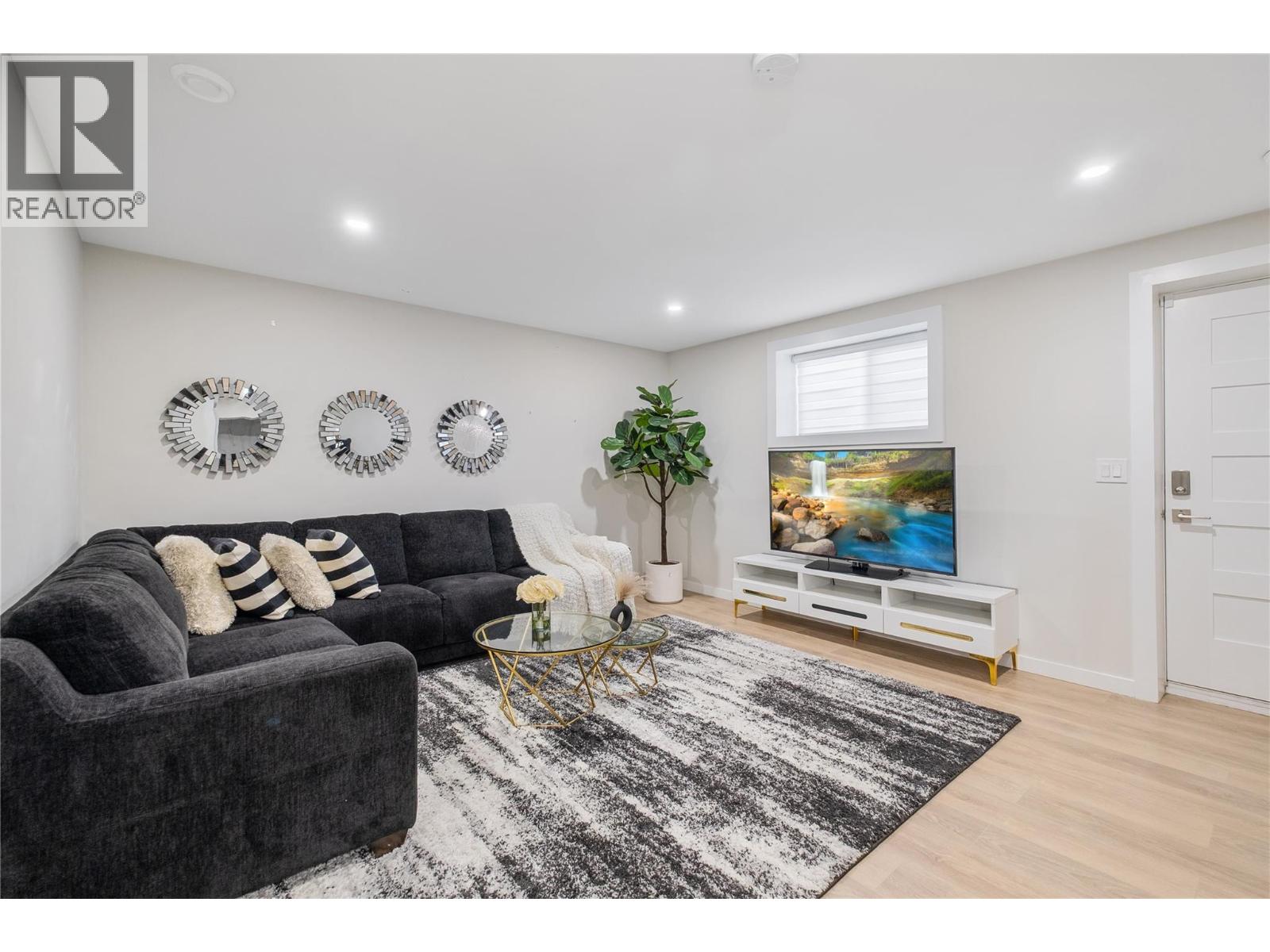 1291 Mountainview Street, Kelowna, British Columbia  V1Y 4M9 - Photo 8 - 10389209